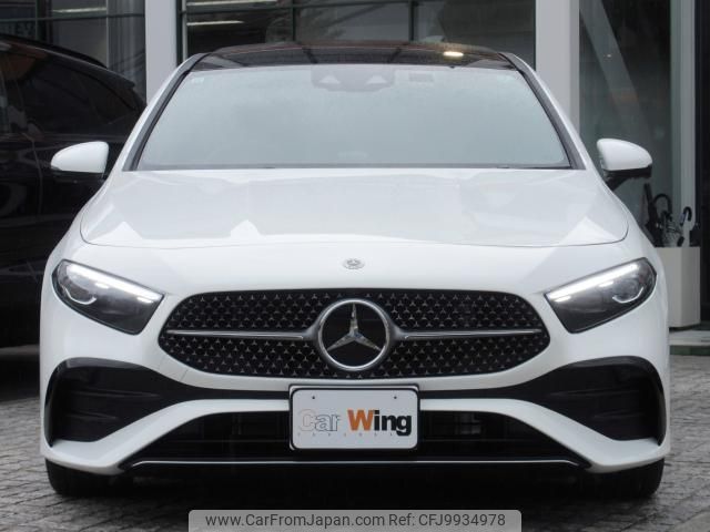 mercedes-benz a-class 2023 quick_quick_3DA-177112_W1K1771122J428833 image 2