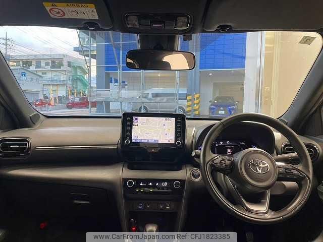 toyota yaris-cross 2024 CFJ1823385 image 2