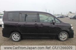 toyota voxy 2010 NIKYO_YZ71583