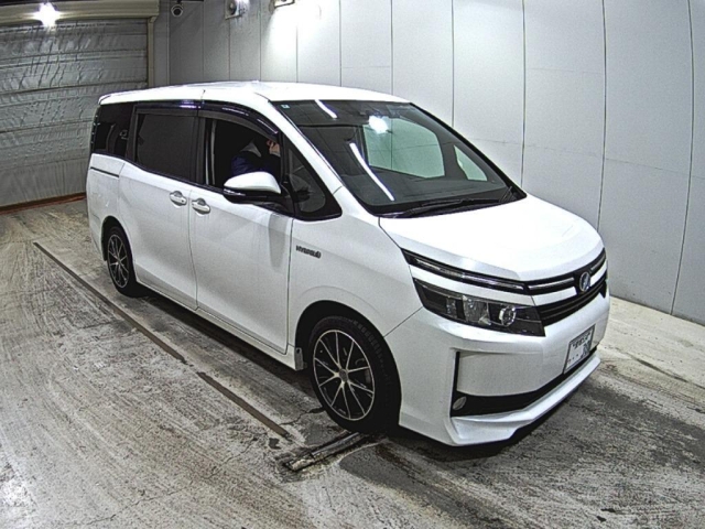 2014 Toyota Voxy ZWR80G - Car Price $5,459