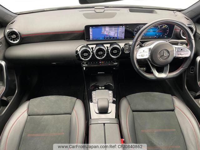 mercedes-benz a-class 2021 quick_quick_177112_W1K1771122J227846 image 2