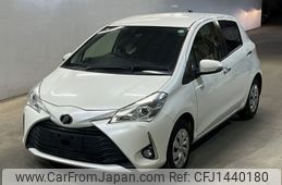 toyota vitz 2019 -TOYOTA--Vitz KSP130-4009038---TOYOTA--Vitz KSP130-4009038-