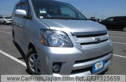 toyota noah 2004 3282185-Y2025040361A-12