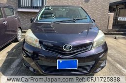 toyota vitz 2013 CFJ1725838