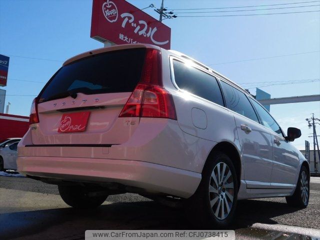 volvo v70 2012 -VOLVO--Volvo V70 BB4204TW--132717---VOLVO--Volvo V70 BB4204TW--132717- image 2