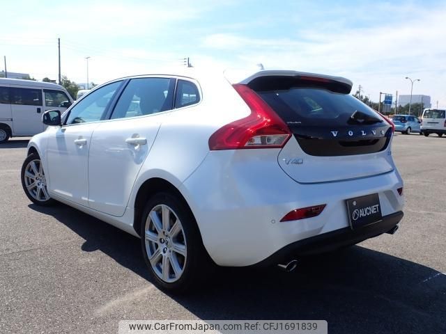 volvo v40 2017 CFJ1691839 image 2