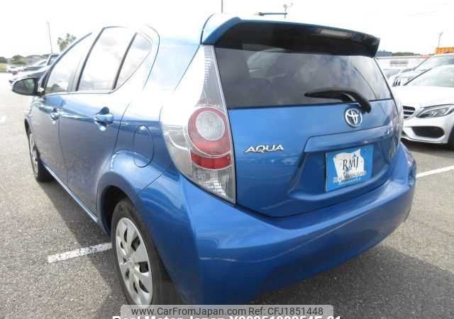 toyota aqua 2012 CFJ1851448 image 2