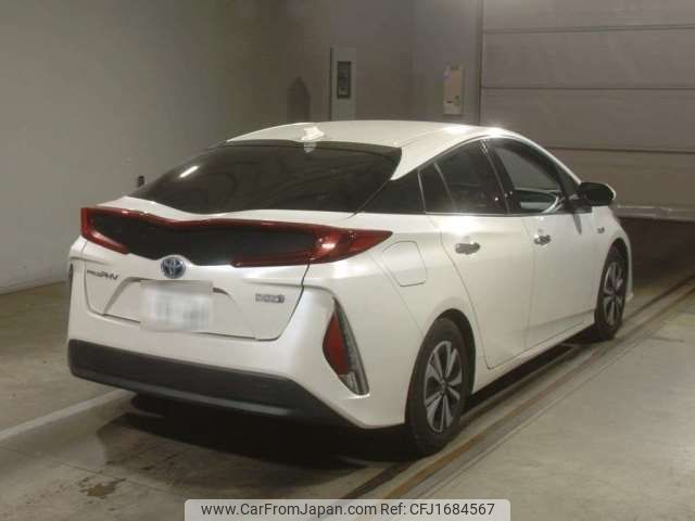 toyota prius-phv 2017 CFJ1684567 image 2