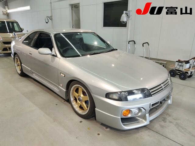 car_876b9460-7e36-4943-9d93-