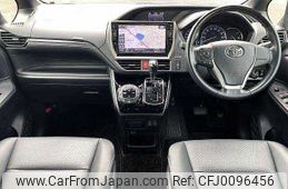 toyota esquire 2015 504928-923313