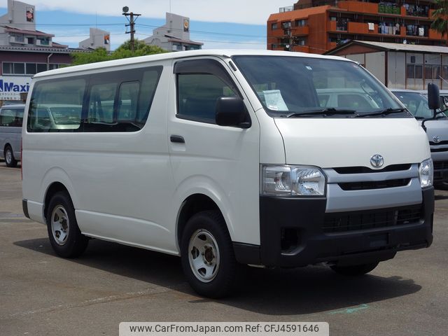 Toyota hiace kdh206