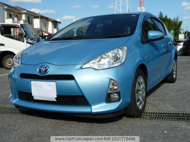 toyota aqua 2012 CFJ1773446 image 1