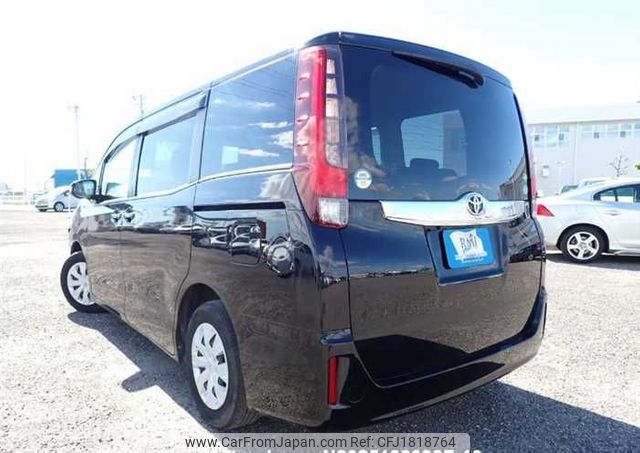 toyota noah 2016 CFJ1818764 image 2