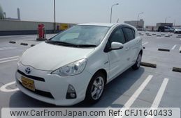 toyota aqua 2012 CFJ1640433