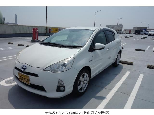 toyota aqua 2012 CFJ1640433 image 1