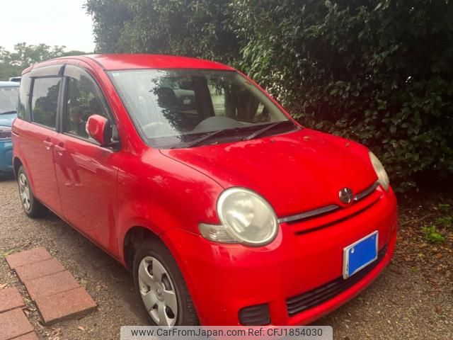 toyota sienta 2010 CFJ1854030 image 1