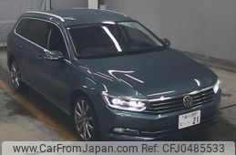 volkswagen passat-variant 2018 -VOLKSWAGEN--VW Passat Variant WVWZZZ3CZJE174967---VOLKSWAGEN--VW Passat Variant WVWZZZ3CZJE174967-