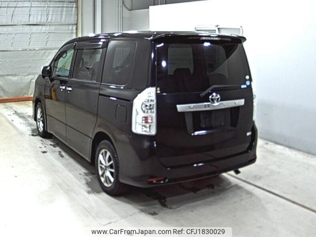 toyota voxy 2010 CFJ1830029 image 2
