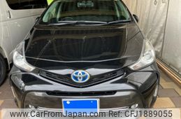 toyota prius-α 2016 CFJ1889055
