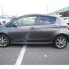 toyota vitz 2013 CFJ1656362 image 2