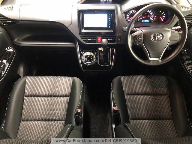 toyota voxy 2019 -TOYOTA--Voxy DBA-ZRR80W--ZRR80-0530211---TOYOTA--Voxy DBA-ZRR80W--ZRR80-0530211- image 2