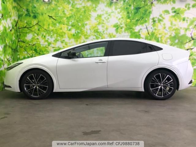 toyota prius 2023 quick_quick_6AA-MXWH60_MXWH60-4021190 image 2