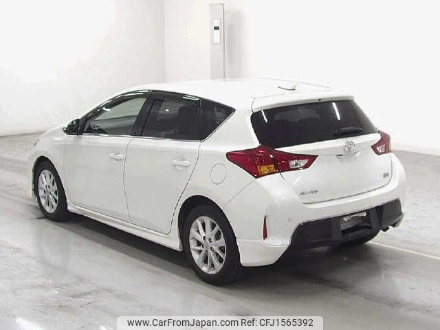 toyota auris 2015 CFJ1565392 image 2