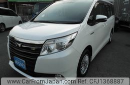 toyota noah 2014 CFJ1368887
