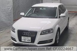 audi a3 2011 -AUDI 【熊谷 301の9744】--Audi A3 8PCAX-BA112409---AUDI 【熊谷 301の9744】--Audi A3 8PCAX-BA112409-