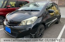 toyota vitz 2012 CFJ1847937