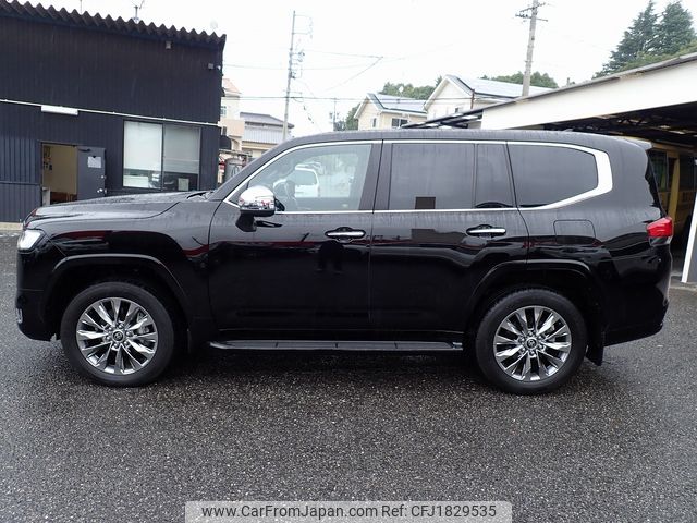 toyota land-cruiser 2023 CFJ1829535 image 2