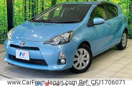 toyota aqua 2012 CFJ1706071