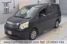 toyota noah 2013 -TOYOTA--Noah DBA-ZRR70G--ZRR70G-0561809---TOYOTA--Noah DBA-ZRR70G--ZRR70G-0561809-