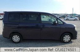 toyota voxy 2009 NIKYO_KS85789