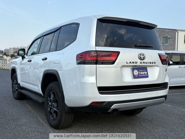 toyota land-cruiser-wagon 2023 CFJ1620531 image 2
