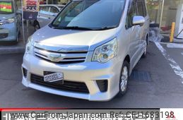 toyota noah 2013 CFJ1683198
