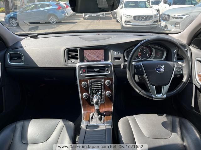 volvo v60 2018 CFJ1671552 image 2