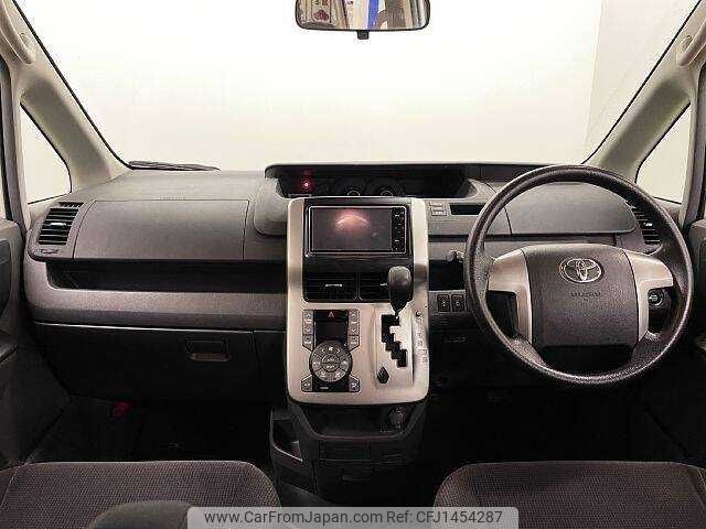 toyota voxy 2009 504928-931648 image 1