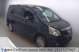 toyota noah 2012 -TOYOTA--Noah DBA-ZRR70W--ZRR70-0524268---TOYOTA--Noah DBA-ZRR70W--ZRR70-0524268-