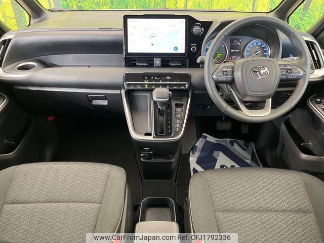 toyota voxy 2025 CFJ1792336 image 2