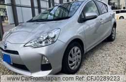 toyota aqua 2013 -TOYOTA--AQUA DAA-NHP10--NHP10-6201373---TOYOTA--AQUA DAA-NHP10--NHP10-6201373-