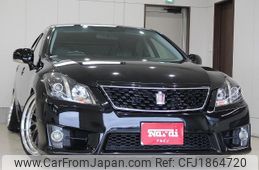 toyota crown 2012 CFJ1864720