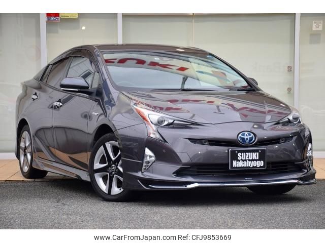 toyota prius 2017 quick_quick_DAA-ZVW55_ZVW55-8053231 image 1