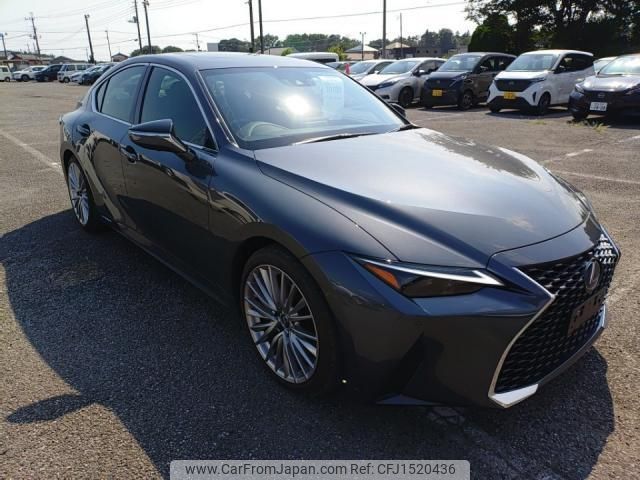 lexus is 2022 CFJ1520436 image 2