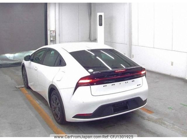 toyota prius 2023 quick_quick_6AA-ZVW60_ZVW60-4009558 image 2