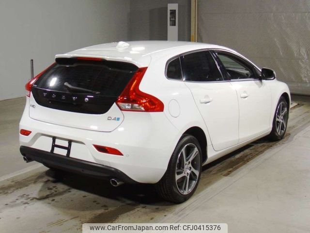 volvo v40 2018 -VOLVO--Volvo V40 MD4204T-YV1MVA8RDJ2506948---VOLVO--Volvo V40 MD4204T-YV1MVA8RDJ2506948- image 2