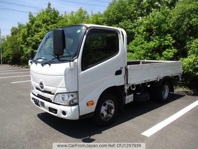 hino dutro 2022 GOO_NET_EXCHANGE_0802380A30250612W001 image 1