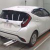 toyota aqua 2022 -TOYOTA--AQUA 6AA-MXPK11--MXPK11-2096800---TOYOTA--AQUA 6AA-MXPK11--MXPK11-2096800- image 2