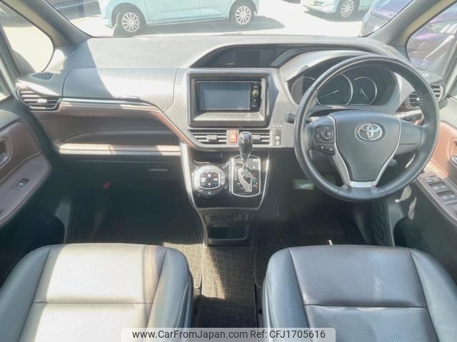 toyota esquire 2015 CFJ1705616 image 2