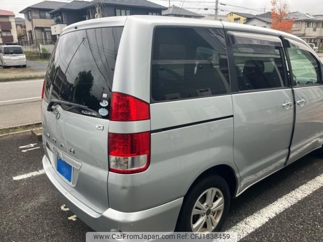 toyota noah 2006 CFJ1838459 image 2